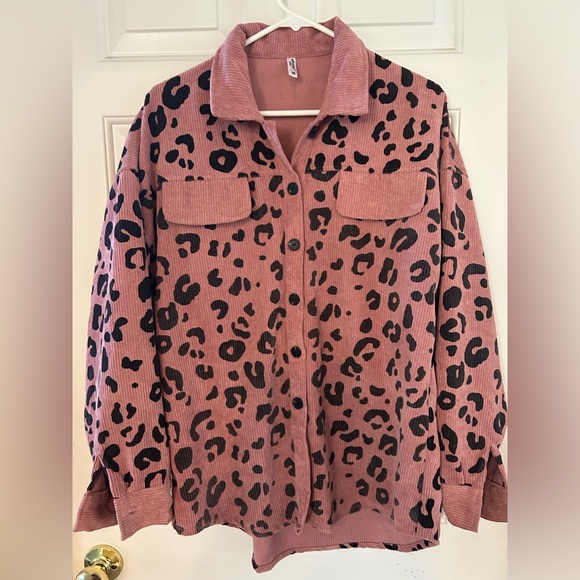 ePretty Chicago brand pink/rose cheetah design thin shacket jacket. Size Med - Picture 1 of 12